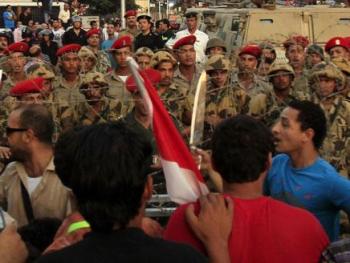 لواء مصري: اختلط الحابل وأصبحنا لا نعرف من يتظاهر ومَن يقف خلف مَن